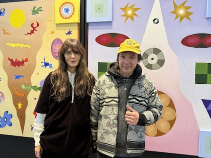 Viginia Martín y Facundo Belén son los curadores de Plateada, que toma el espíritu lúdico de la obra de Lido Iacopeti