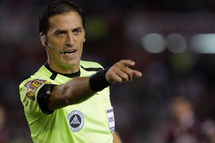 Vigliano, el árbitro para el duelo entre Boca y Crucero del Norte en la Bombonera