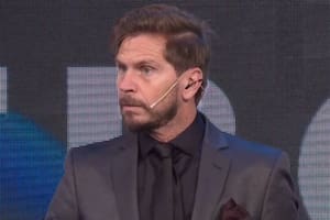 Vignolo cruzó a Cascini y avsió: "F90 ya está lleno"