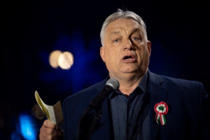 Viktor Orban, primer ministro de Hungría, enfrenta un escenario electoral incierto mientras endurece su discurso nacionalista y refuerza su alineamiento con Rusia