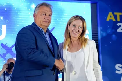 Viktor Orbán y Giorgia Meloni.