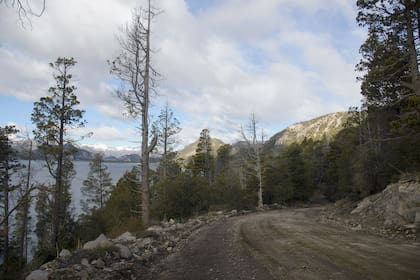 El accidente habría ocurrido por las complejidades del terreno, especialmente peligrosas en momentos de condiciones climáticas hostiles
