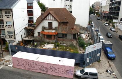 Villa Celia cumplirá su centenario el año próximo, para cuando ya estará restaurada a nuevo y convertida en la nueva sede de Sarasanegro, el restaurante de mayor prestigio de la ciudad