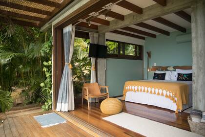 Villa Gardena solo recibe adultos y queda en Praia do Rosa.