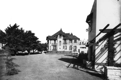 Villa Mónica, en Mar del Plata, circa 1940.