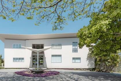 Villa Planchart, inicialmente llamada El Cerrito, fue construida en la década de 1950, cuando Caracas era una capital floreciente a la vanguardia de la arquitectura.