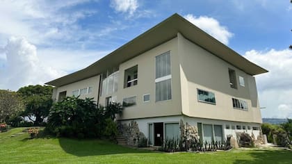 Villa Planchart, inicialmente llamada El Cerrito, fue construida en la década de 1950, cuando Caracas era una capital floreciente a la vanguardia de la arquitectura