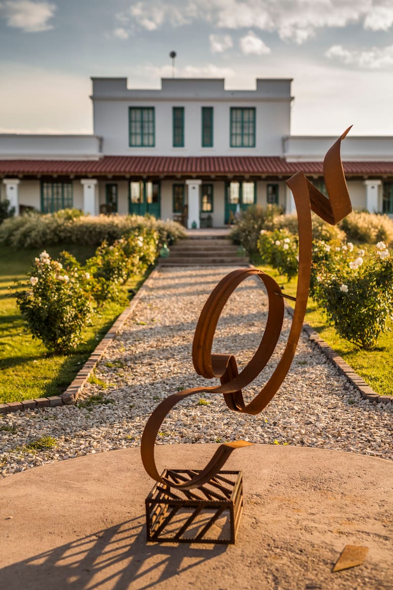 Villa Trinidad, en Perdriel, Mendoza, base ideal para hospedarse entre bodegas.