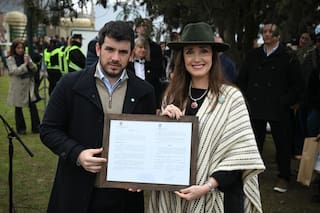 Villarruel se mostró con el presidente de la UCR y deslizó críticas al Gobierno