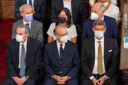 Vilma Ibarra junto a los jueces de la Corte Suprema en el inicio de la Asamblea Legislativa 2022
