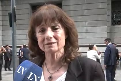 Vilma Ripoll esperó entre lágrimas a Javier Milei en la puerta del Congreso