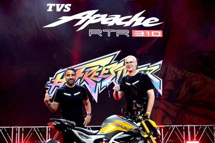 Vimal Sumbly, Head Business - Premium, TVS Motor Company and Dr Bernhard Heiming, CTO, TVS Motor Company (Photo: Business Wire)