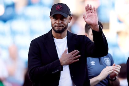 Vincent Kompany, durante su despedida de Burnley; desde hoy es el nuevo DT de Bayern Munich