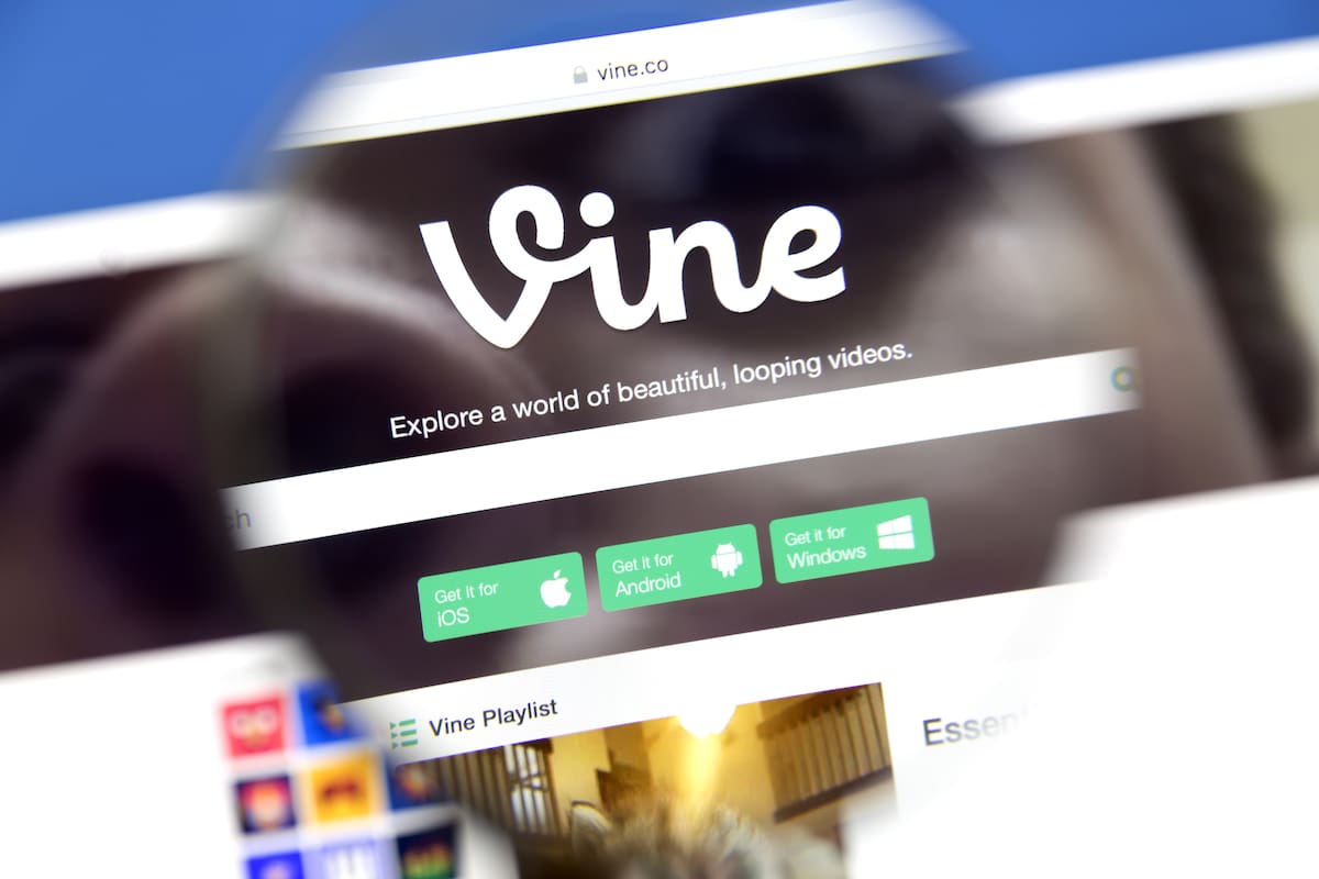 Vine fue una plataforma de videos breves que era parte de Twitter y se adelantó a TikTok, pero desapareció hace años; ahora vuelve como diVine, y está financiada por uno de los fundadores de Twitter