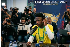 El incidente de Vinicius y un periodista español por el idioma en que realizó la conferencia de prensa