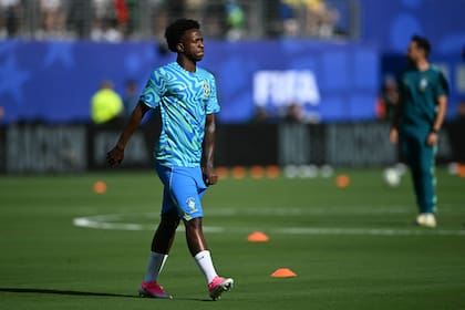 Vinicius Junior entrando en calor con Brasil