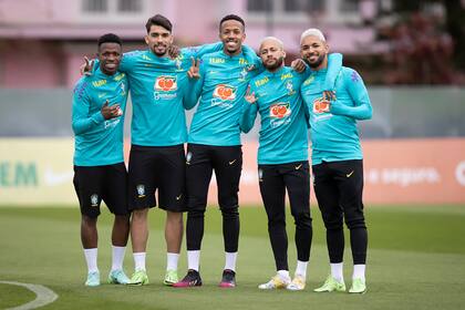 Vinícius Júnior, Lucas Paquetá, Éder Militão, Neymar e Douglas Luiz; el seleccionado de Brasil tiene las ideas claras