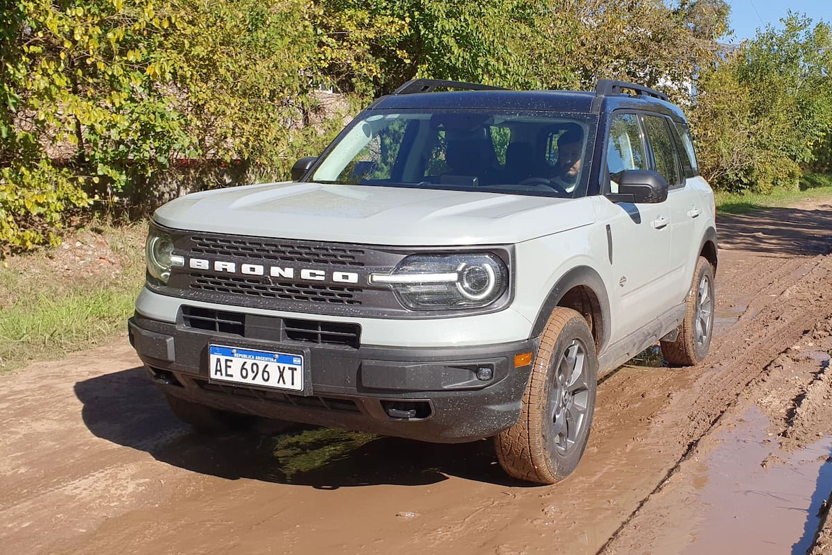 Vintage. La silueta del Ford Bronco Sport busca homenajear al modelo lanzado en 1965