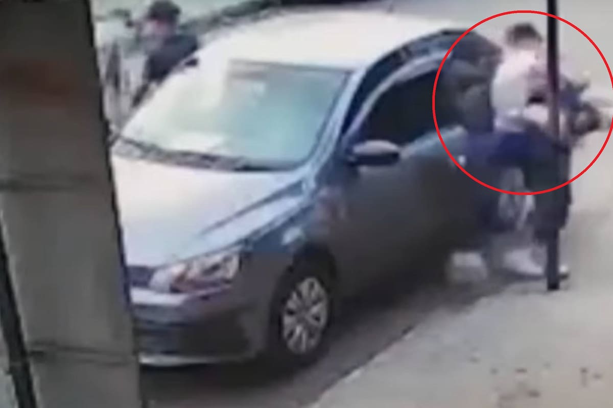 Violento asalto a una mujer a plena luz del día y frente a numerosos testigos