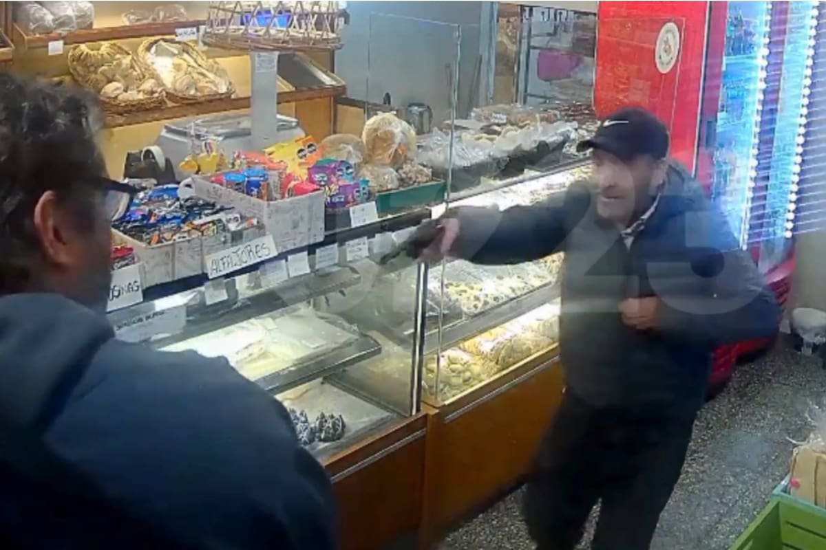 Violento robo en una panadería de Mar del Plata: les apuntó a la cara a los compradores y vendedores.