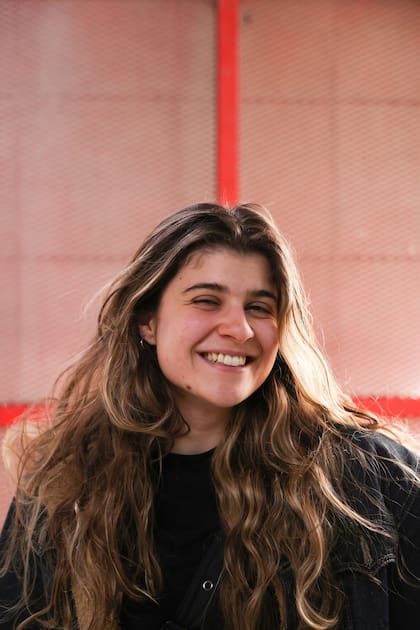 Violeta Krazuk, de 24 años es diseñadora gráfica y todos los días viaja desde Villa Crespo hasta la estación Florida para tomar el súbte