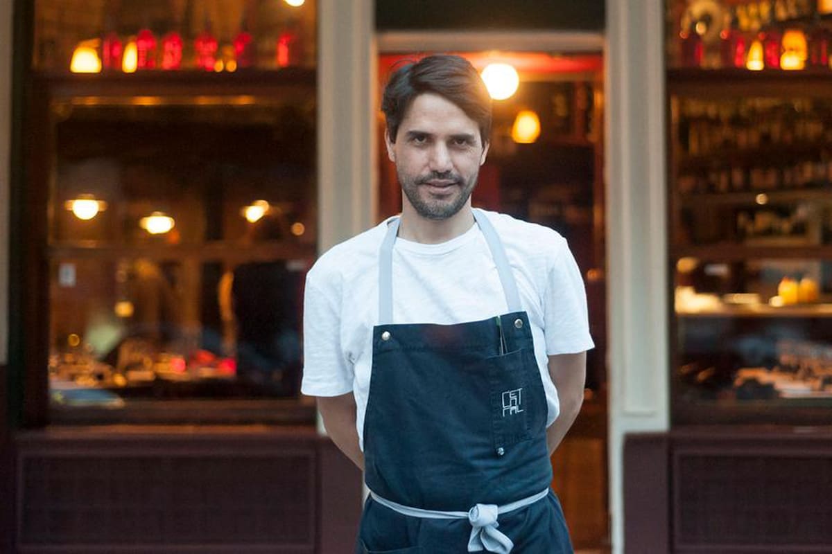 Virgilio Martínez, el peruano a cargo de Central, llevaba los pescados para cocinar en un festival gastronómico