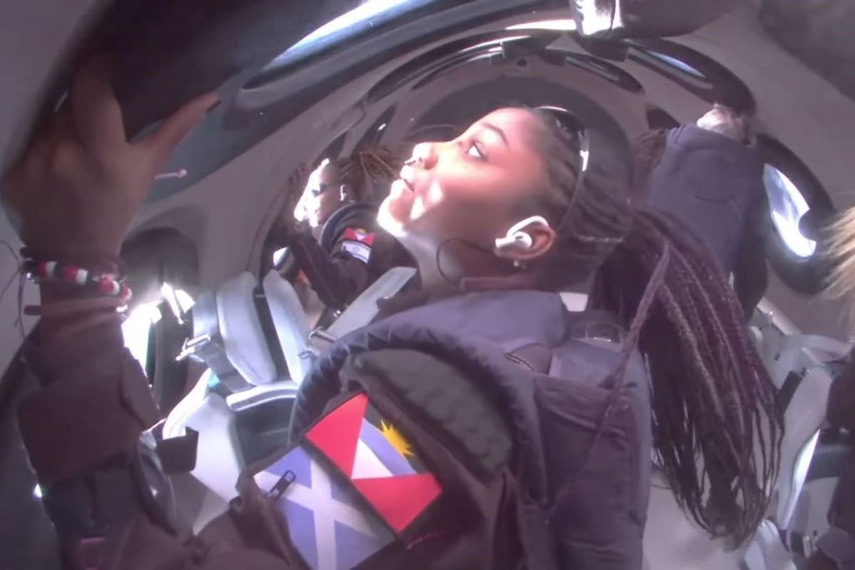 Virgin Galactic realizó este 10 de agosto su vuelo comercial de su avión suborbital con clientes privados. La misión Galactic 02 incluyó a un octogenario y a una madre y su hija