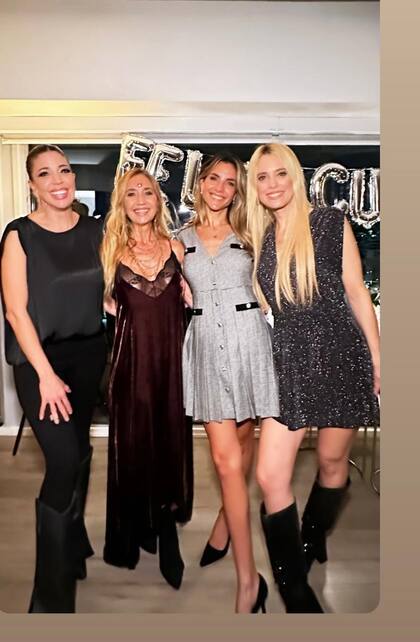 Virginia Galalrdo, Daniela "Tana" Macri, María Belén, y Agostina Scalise
