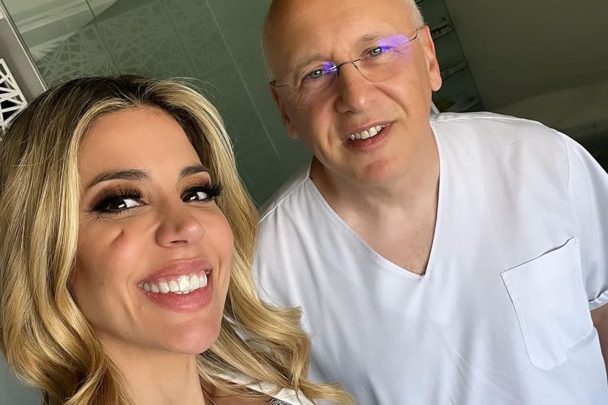 Virginia Gallardo se implantó un chip que revierte el envejecimiento