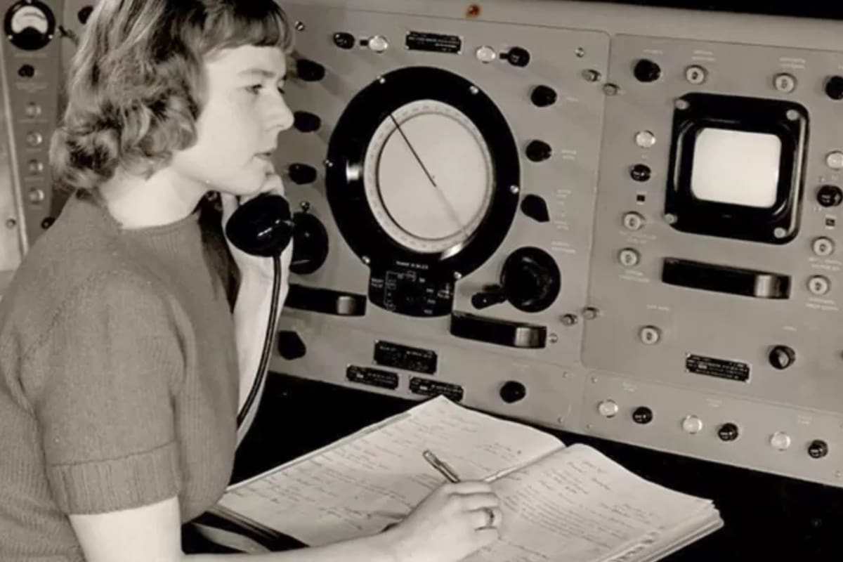 Virginia Norwood en uno de sus primeros trabajos, en los laboratorios del Cuerpo de Señales del ejército