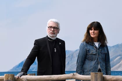 Virginie Viard quien fue la mano derecha de modisto alemán por treinta años, asume su rol en la dirección artística de Chanel