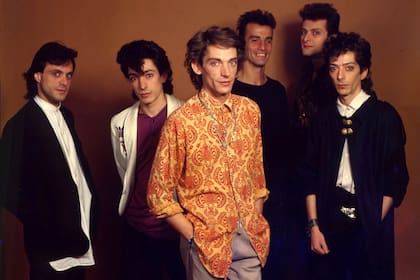 Virus marcó una nueva forma del rock en la Argentina: hoy llora la muerte de la madre de sus fundadores