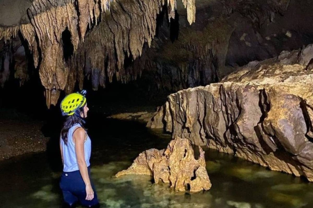 Visita a una cueva, en Florida, Puerto Rico
