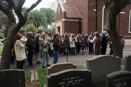 Visita guiada en el Cementerio Británico