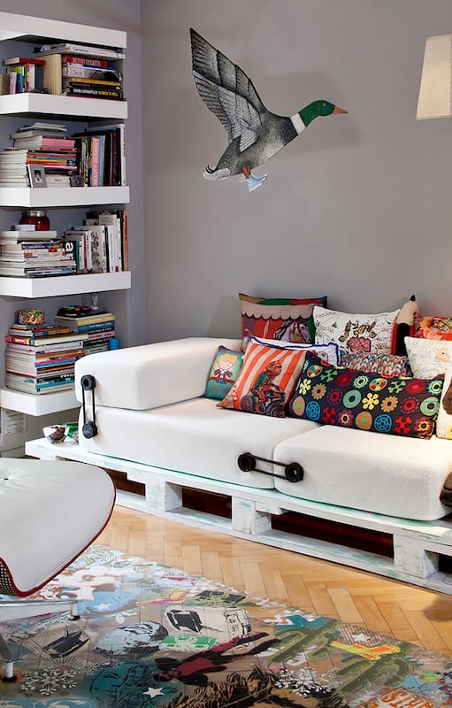 Visitamos un depto lleno de color, de poco metros y con deco súper creativa.