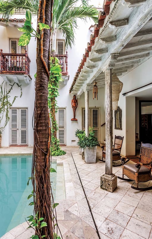 Visitamos una casa colonial del centro amurallado de Cartagena de Indias.