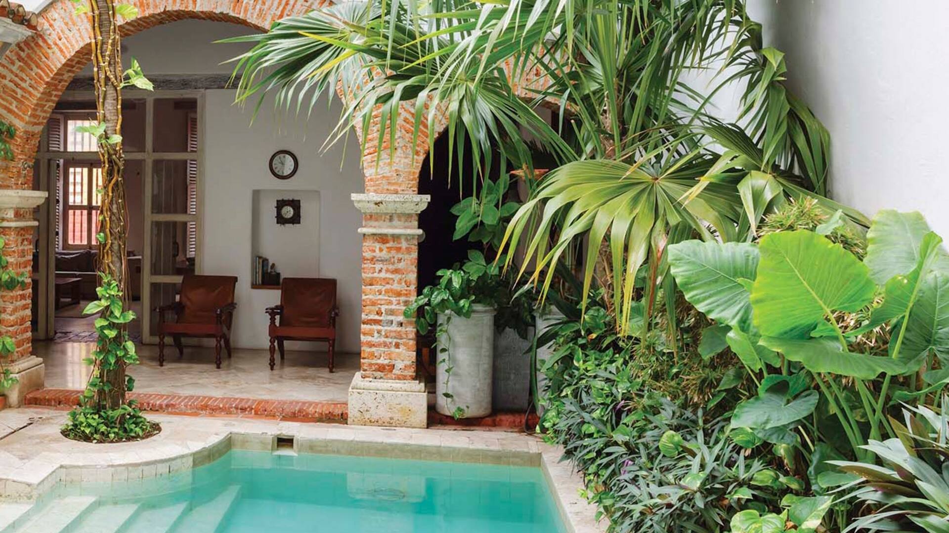 Visitamos una casa colonial del centro amurallado de Cartagena de Indias.