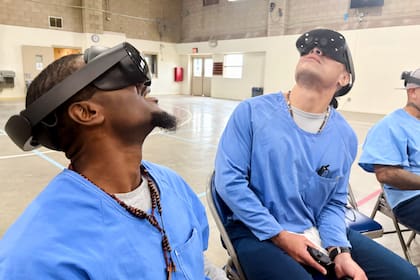Visores de realidad virtual son “máquinas de esperanza” en prisiones de California