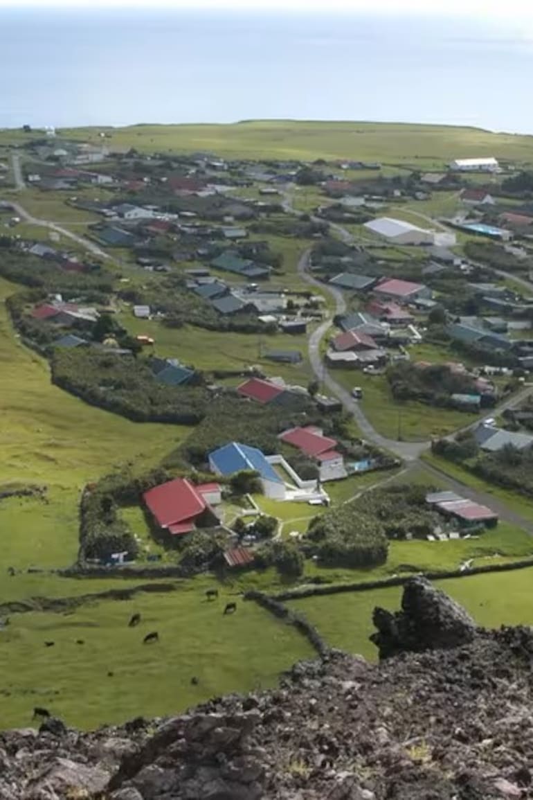 Vista aérea de Edimburgo de los Siete Mares, la capital de Tristán Da Cunha