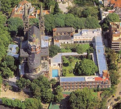Vista aérea de la Abadía San Benito ubicada en Villanueva 905