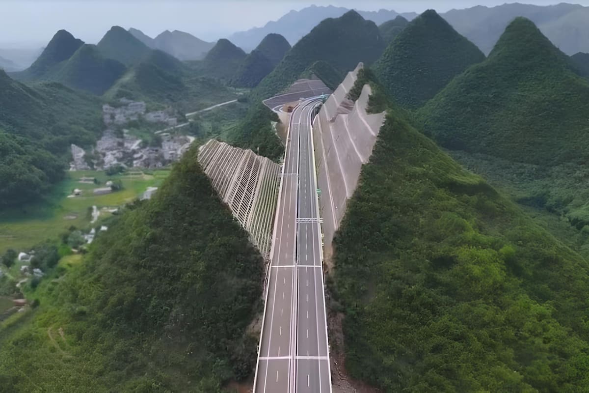 Vista aérea de la autopista Liuzhi-Anlong