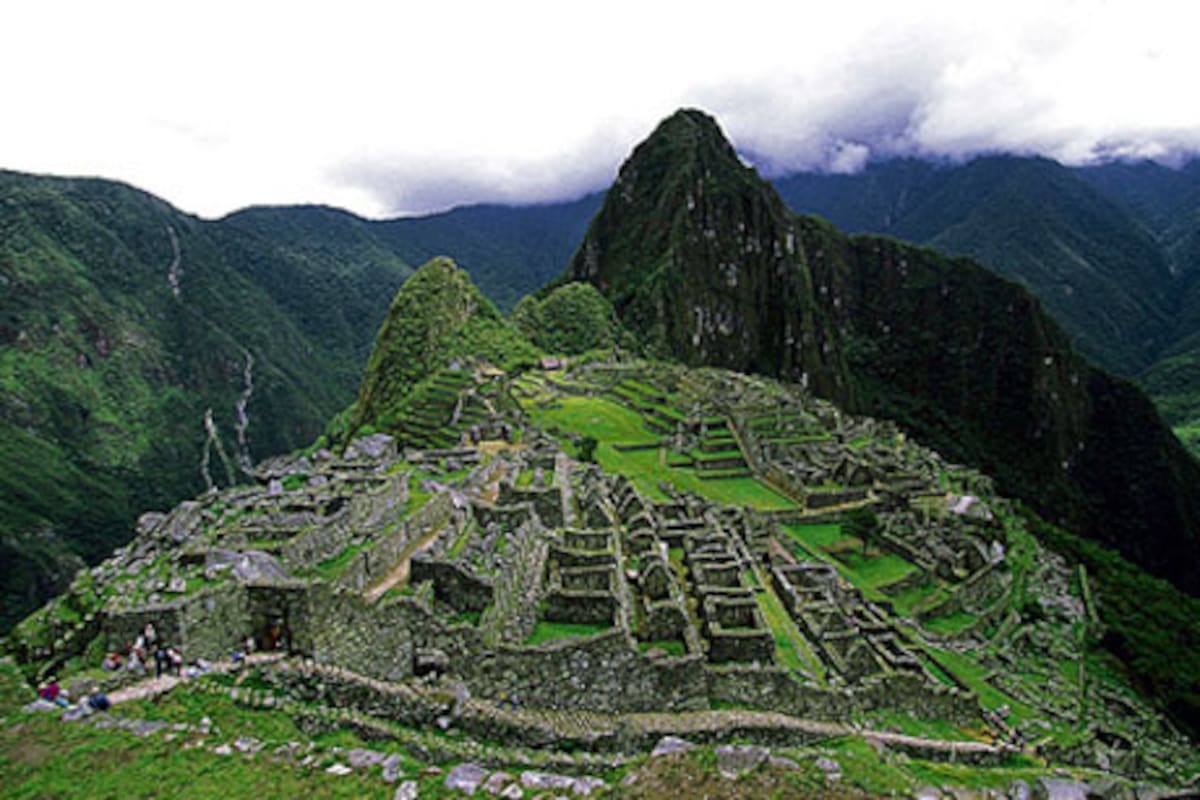 Vista aerea de la ciudad inca de Machu Pichu, que hasta 1911 sólo era conocida en Perú