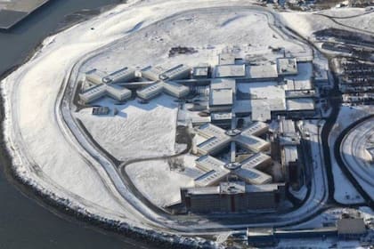 Vista aérea de la Isla de la Tortura, la cárcel de Rikers (Crédito: AFP)