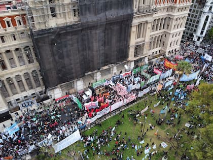 Vista aérea de la marcha contra la Corte