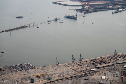 Vista aérea de la zona donde está el Francis Scott Key Bridge, en Baltimore. (Erin Schaff/The New York Times)