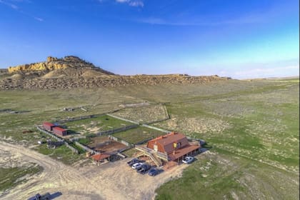 Vista aérea de Monster Lake Ranch, el rancho que Kanye West compró en 2019, por el que pagó 14 millones de dólares. Daniele trabajó, junto a su socio, Sansoti, en la construcción de espacios (con forma de domos) donde el músico pensaba desarrollar su música