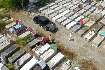 En Guayaquil, los cementerios mutiplicaron su trabajo