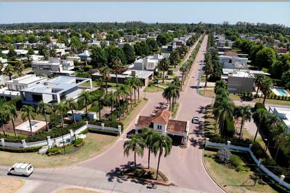 Vista aérea del Barrio Miraflores donde está aislado Messi en las afueras de Rosario