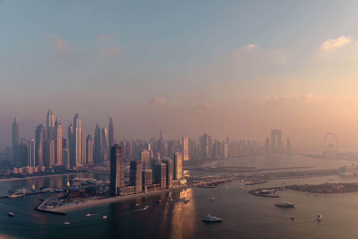 Vista aérea del distrito de la Marina de Dubai, Emiratos Árabes Unidos, 4 de marzo de 2023.