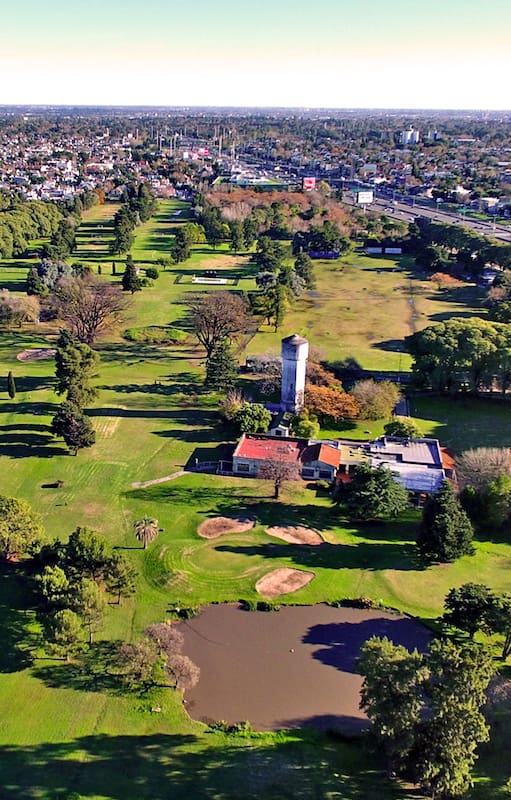 Vista aérea del golf club de Villa Adelina